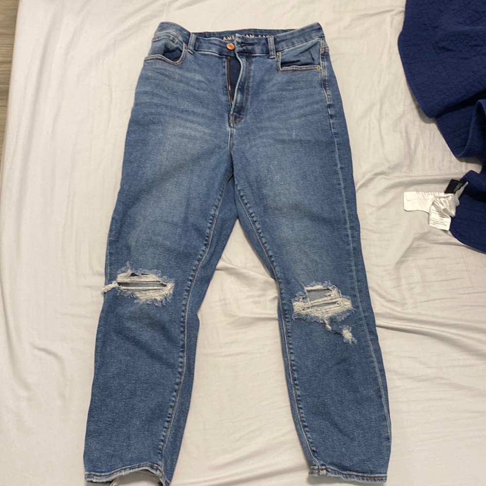 American Eagle Curvy Mom Jeans 6 Short
